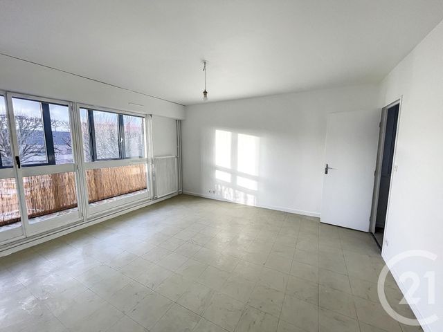 Appartement F3 à louer - 3 pièces - 63.0 m2 - MELUN - 77 - ILE-DE-FRANCE - Century 21 Cerim