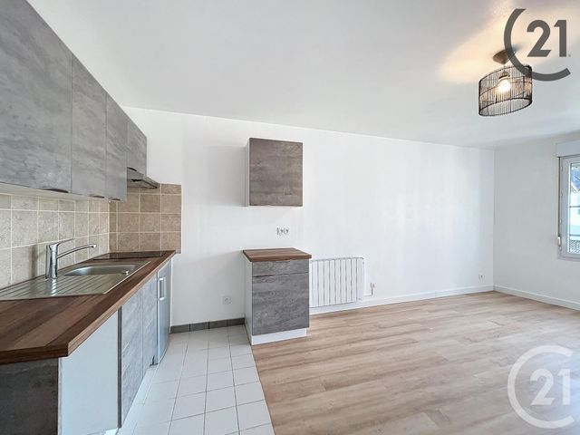 Appartement Studio à louer - 1 pièce - 26.3 m2 - MELUN - 77 - ILE-DE-FRANCE - Century 21 Cerim