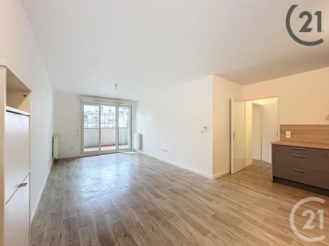 Appartement F3 à louer - 3 pièces - 64.35 m2 - DAMMARIE LES LYS - 77 - ILE-DE-FRANCE - Century 21 Cerim