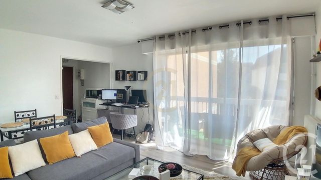 Appartement F2 à louer - 2 pièces - 48.51 m2 - MELUN - 77 - ILE-DE-FRANCE - Century 21 Cerim